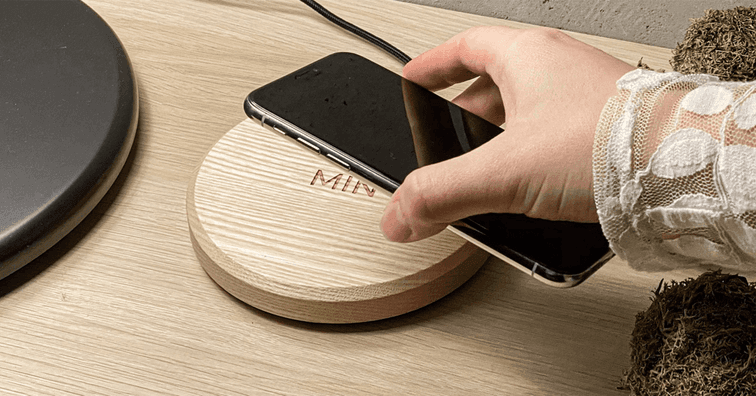 Recenze české bezdrátové nabíječky MIN PAD